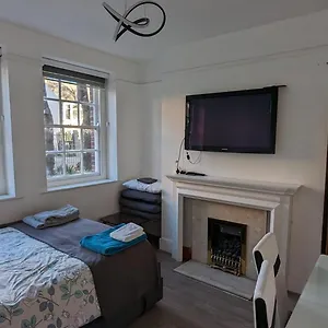 Cozy In A 3-bed Flat! London