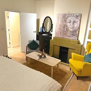 Apartment Central Chinatown 1 Bedroom 1 Bathroom Flat London