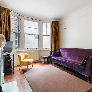Spacious 1 Bed Holborn Apartment London