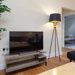 Apartment Modern 2 Bed Attic In Brixton London