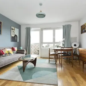 شقة Stylish 2br Flat Bridge Views لندن