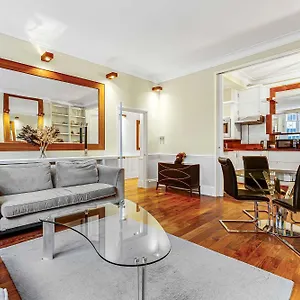 Ivy Queen's Gate 2 Pro-managed * London