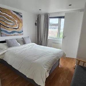Hayes Deluxe Inn- London, Heathrow Airport * Hayes (Greater London)
