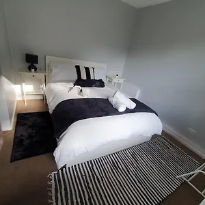 Guest house Yolo House
