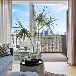 Modern New 1-bedroom Stunning Views London