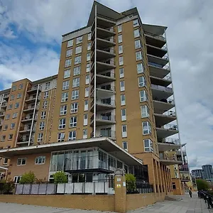 Apartment Great For Break Free Wifi London
