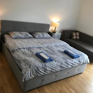 Homestay En-suite With A Superking Size Bed And Balcony *