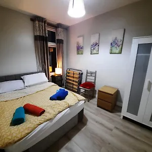 2 Bedroom Garden
