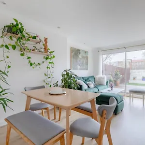 Scandi-style 2bd Maisonette Wgarden Brick Lane! *