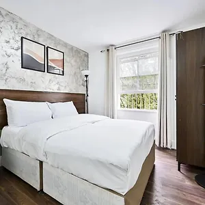 Apartment Impeccable In South Kensington London