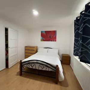 منزل للإقامة Monk Drive House