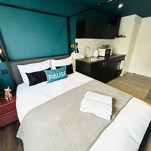 Guest house 31 Studio, Ideal For Tourists Locations *