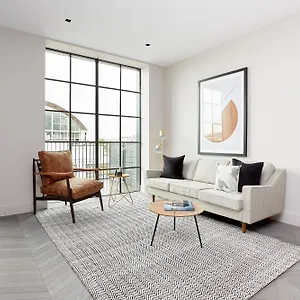 Sonder Back Hill Aparthotel London