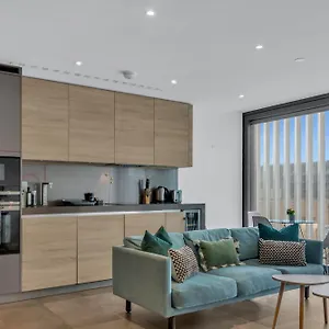 Mysquare Premium One Bedroom Road Basin Apartment London