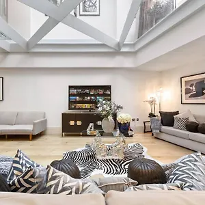 Park Lane Palace- Luxury Sleeps 10