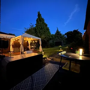 Urban Oasis Entire House 3 Beds 2 Living Expansive Garden * Eltham
