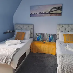 3 Bedroom Brixton Лондон