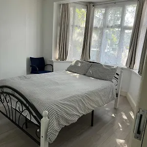 Homestay A Cosy 8 Bedroom House