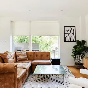 The Copenhagen Place - Enchanting 2bdr Flat With Balcony Апартаменты