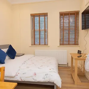 Charming 1-bed In Apartment