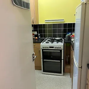 Homestay Live In White London