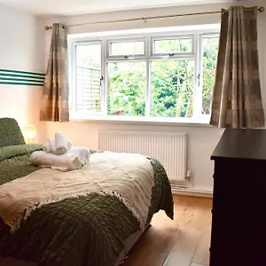 Apartment Luxury 2 Bedroom Apartment, Parking, Few Minutes Walk From Wembley Stadium