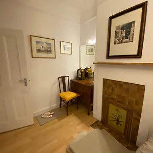 Amazing Chiswick London
