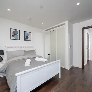 Luxury 1 Bed In Tower Hill *