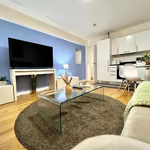 Two Bedroom Edgware Road Apartment