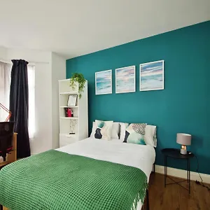The Garden House Near Tottenham Stadium Alexandra Palace Finsbury P *