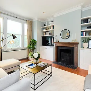 The South Park Wonder - Fascinating 2bdr Flat With Garden London