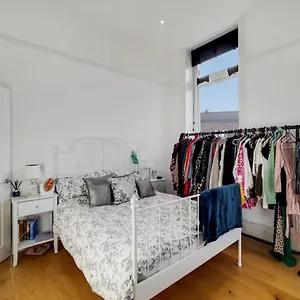 Apartment Stunning 1-bed In London
