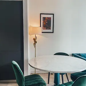 Modern New 2 Bedroom Flat London