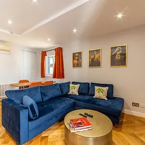 Pass The Keys - Charming Flat In Mayfair Apartment *