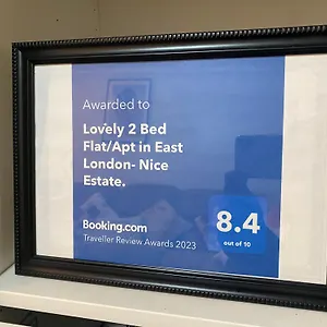 Apartment Lovely 2 Bed Flat/apt In East London- Estate. *