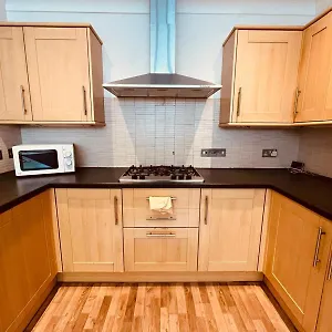 Town House In Surbiton/kingston *
