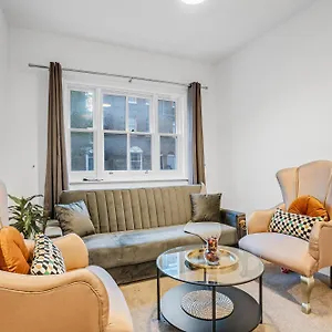 2-bed With Garden * London