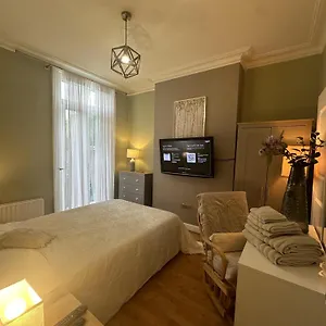 My Sky House Near Attractions London