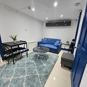 Affordable Comfort Flat In Islington * London