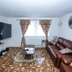 Luxury House In London Apartment