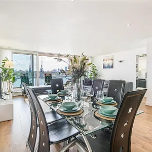 Excel Waterfront Serenity Apartment London