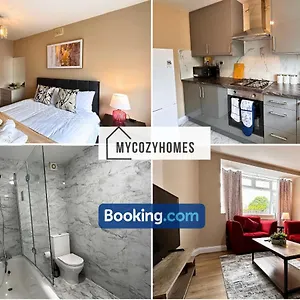 Free Parking 2 Bed Flat Near Heathrow Airport Apartment