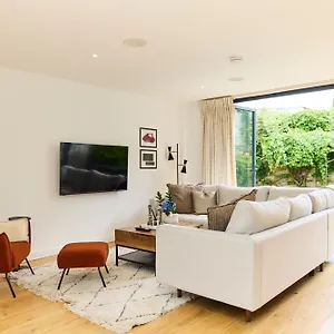 Apartment The Putney Wonder - Dazzling 3bdr Flat With Garden *
