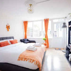 Cozy In Apartment London