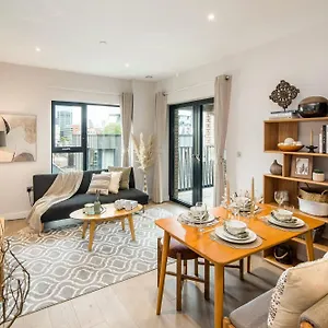 Apartment 16 Minutes Walk To Eye, Shard View And Balcony *