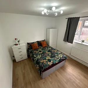 Shared In A Luxury 3 Bedroom Flat In Aldgate, E1!central Apartment *