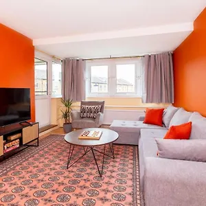 Apartment Spacious 4br With Large Balcony *