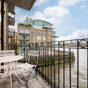 Wonderful 2br Flat With River Views And Balcony * London