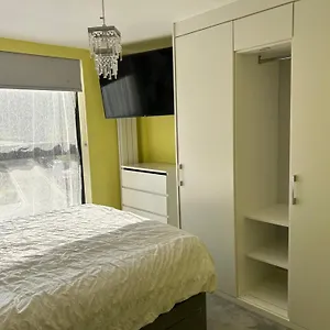 Luxurious And Spacious * Croydon
