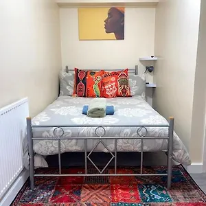 Apartment 12 Penn Gardens - 4 *